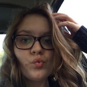 Meet your Posher, Mia